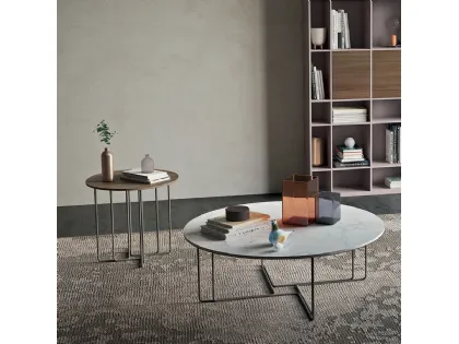 Tavolino con piano in marmo grigio e con basamento finitura brunito Aster di Orme