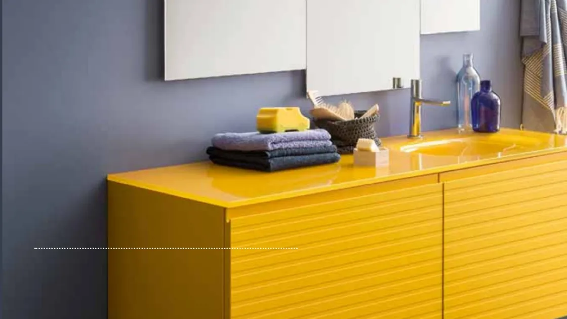 Mobile da bagno sospeso in laccato opaco e top in vetro lucido giallo Memento 05 di Birex