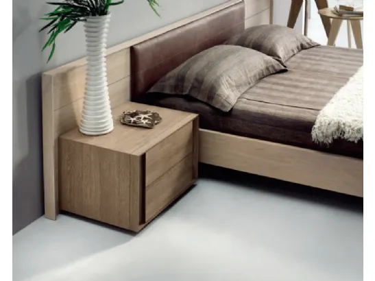 Letto in rovere massello con testiera con inserto in pelle Charming Oak Innova 02 di Domus Arte