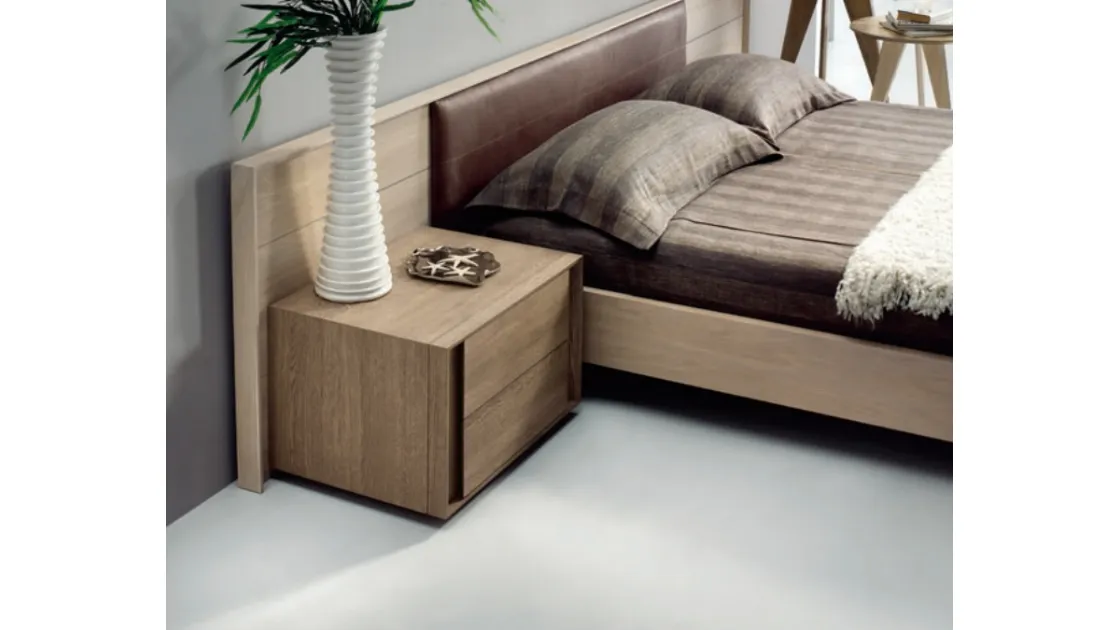 Letto in rovere massello con testiera con inserto in pelle Charming Oak Innova 02 di Domus Arte