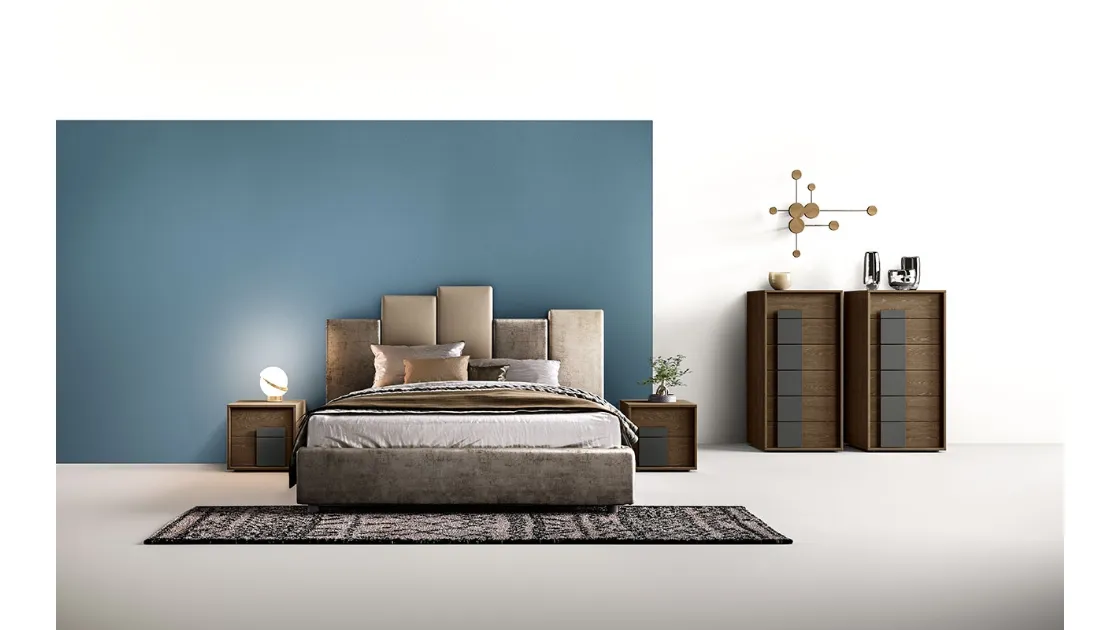 Letto in tessuto imbottito con testiera asimmetrica G02 Puzzle e Omega di Mercantini
