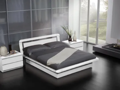 Letto matrimoniale in legno laccato Elica di Fratelli Elli