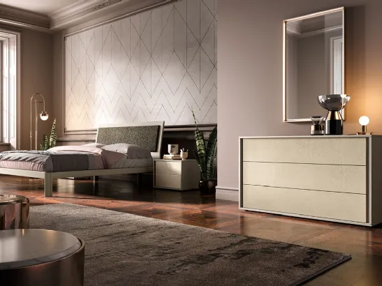 Letto in legno con testiera parzialmente rivestita in tessuto T01 Mizar e Gamma di Mercantini