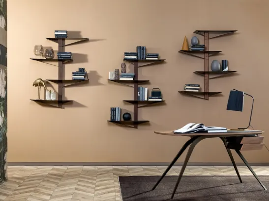 Libreria sospesa Albatros in legno con mensole in metallo di Tonin Casa