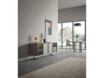 Madia in laccato opaco terra con ante in vetro bronzato e cemento écru Glass 2 di Orme