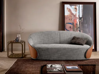 Divano avvolgente dal design ricercato in tessuto con rivestimento esterno in pelle Mama sofa di Tonin Casa