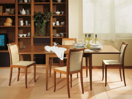 Sedia in tessuto con struttura in legno SD753 di Fratelli Elli